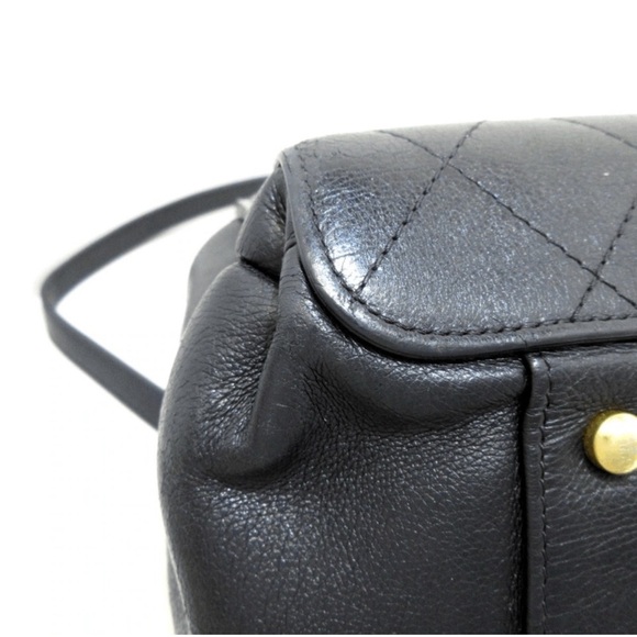 CHANEL Italy Leather Executive Tote Bag - Picture 7 of 16